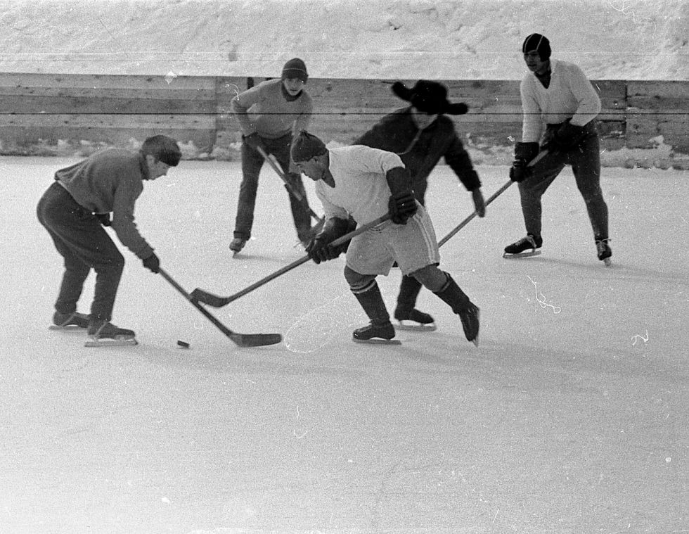 Уличный хоккей в Звенигороде