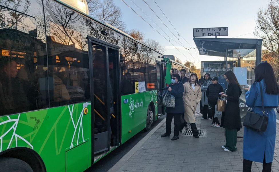 ФОТО: Огромная грудь британки станет еще больше