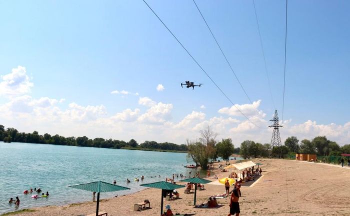В ВКО на водоёмах дежурят говорящие дроны