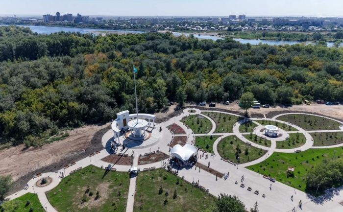 В Семее открылась Площадь государственных символов