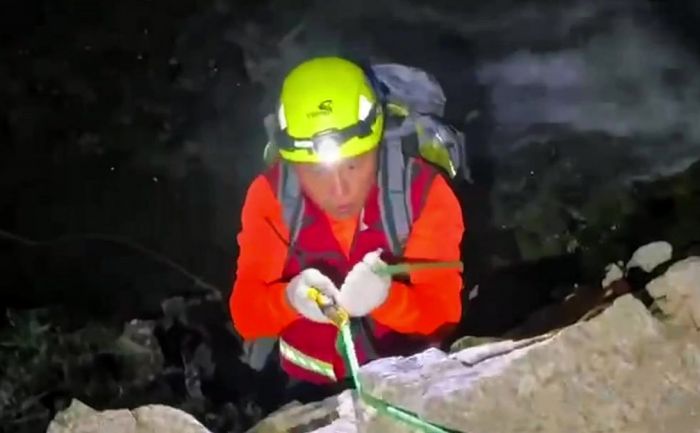 Потерявшихся туристов нашли на высоте 2260 метров в горах под Алматы