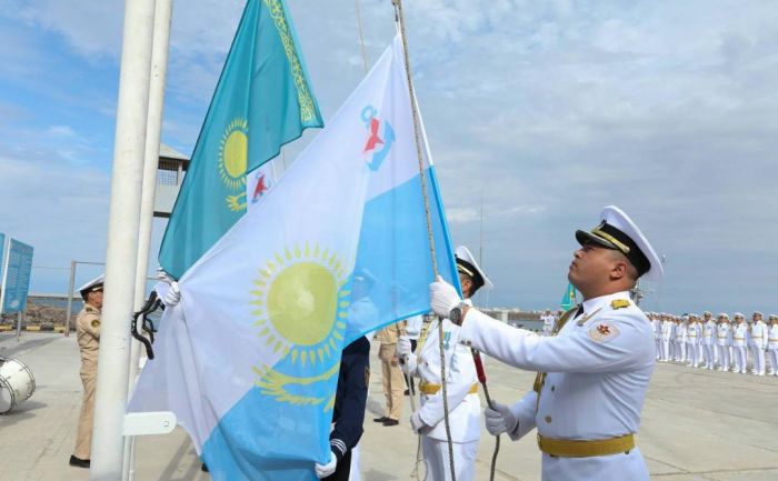 30-летие поднятия Военно-морского флага: на Каспии прошло торжественное мероприятие
