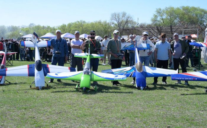 Праздник в небе и на земле: авиашоу в Байсерке собрало порядка 10 000 зрителей