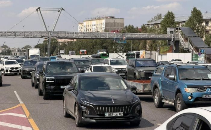 В Алматы с 1 сентября вводится отдельная проверка выбросов автотранспорта
