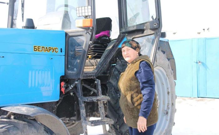Механизатор Шакира Идрисова из Жетісу почти полвека работает в сельском хозяйстве