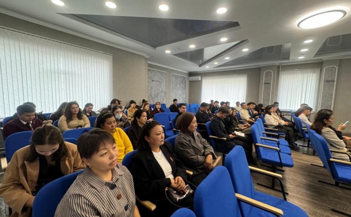 Конфликт интересов, общение, дисциплина: как в ВКО обучают новых госслужащих