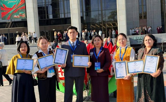 Казахстанские педагоги получили международные награды в Минске
