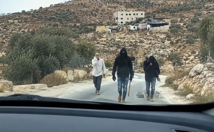 Израильские поселенцы избили французского мэра: появились новые подробности нападения на дипломатов