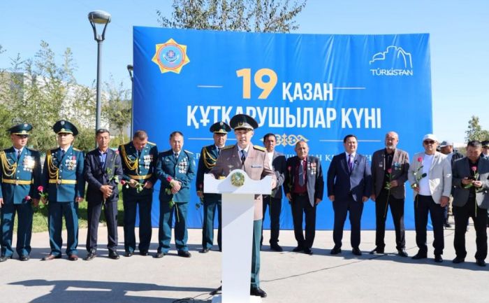 В Туркестане открыли Аллею спасателей