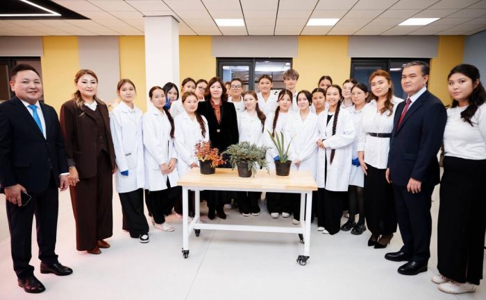 В Астане открылся новый Дворец школьников с бассейнами и STEM-кружками