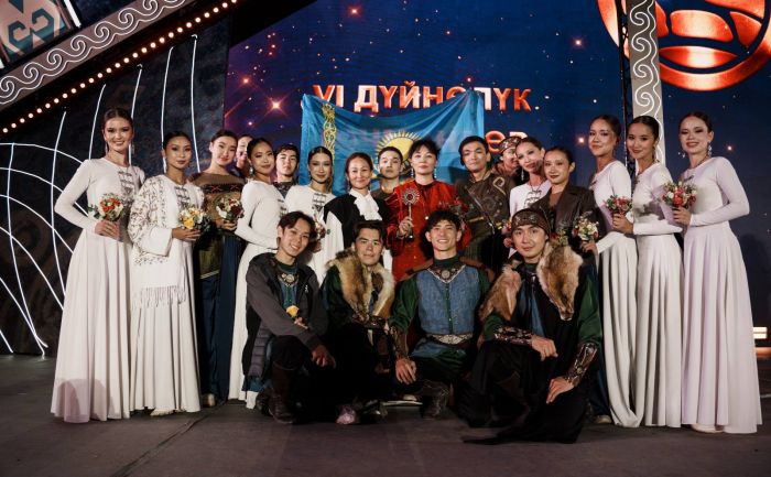 Казахстанский ансамбль Гүлдер стал лучшим на международном конкурсе в Кыргызстане