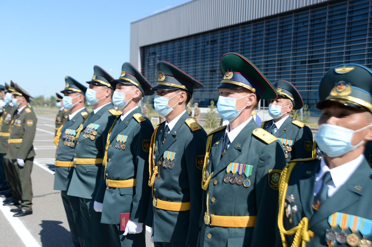военнослужащие казахстана. военный институт сухопутных войск имени сагадата нурмагамбетова. военные учебные заведения казахстана. рк военный. на военной базе.