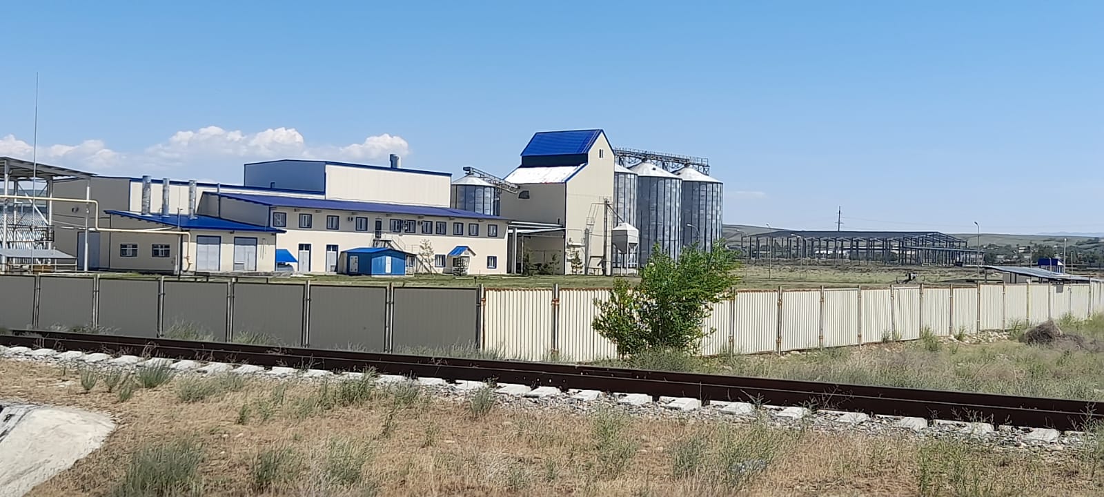 Завод кайнар талдыкорган фото. Тоо «агрокомплекс «жетысу мажико». Заводы талдыкорган. Заводы талдыкорган. Завод по переработке масличных.